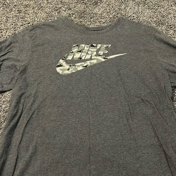 Nike t-shirt - Picture 1 of 3